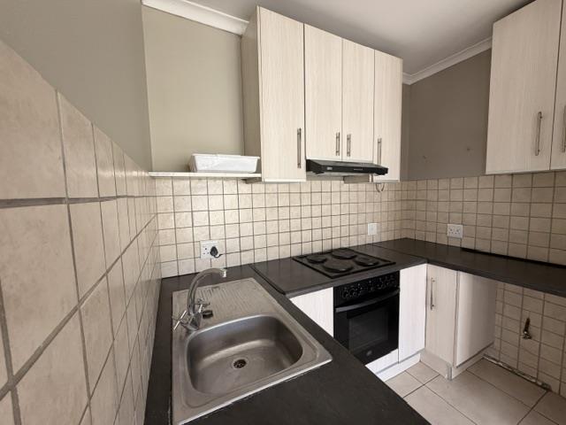 To Let 2 Bedroom Property for Rent in Maitland Western Cape